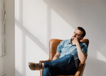 Blugii pentru bărbați, stil casual sau smart-casual, asortare perfectă