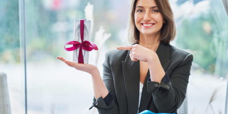 Ești în căutarea cadoului ideal pentru șeful tău? Cadouri personalizate pentru sefi de la Laremagift.ro poate fi soluția