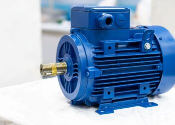 Care sunt avantajele motoarelor electrice trifazate fata de cele monofazate in diverse aplicatii