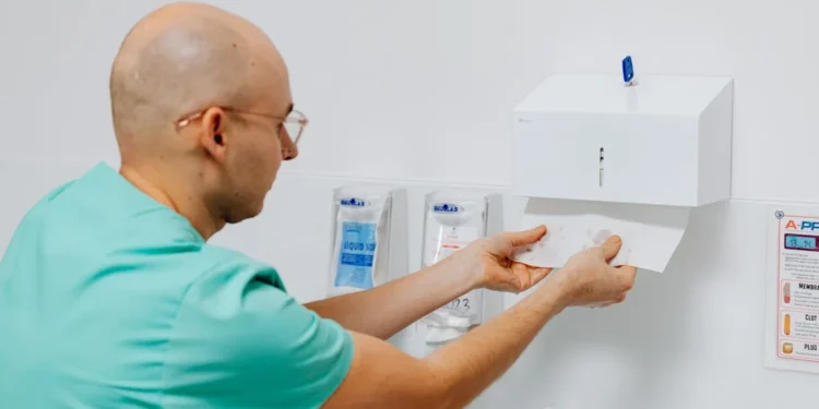 Cum alegi cele mai bune prosoape și role de hârtie pentru casă, birou sau cabinet medical