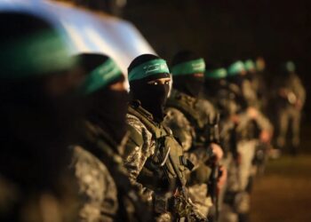 După doi ani de captivitate, Hamas eliberează ultimii ostatici – familiile acuză gruparea de abuzuri grave