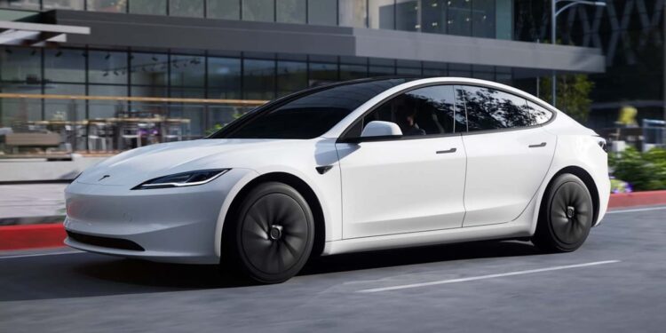 Tesla lansează versiunile „Standard” mai accesibile pentru Model 3 și Model Y