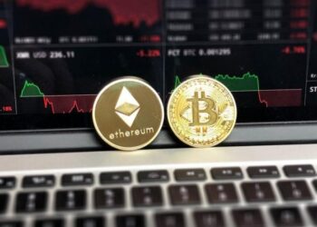 bitcoin pexeles 768x576