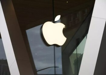 Apple intră în România pe piața energiei – gigantul american investește într-un proiect verde
