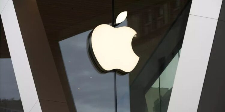 Apple intră în România pe piața energiei – gigantul american investește într-un proiect verde