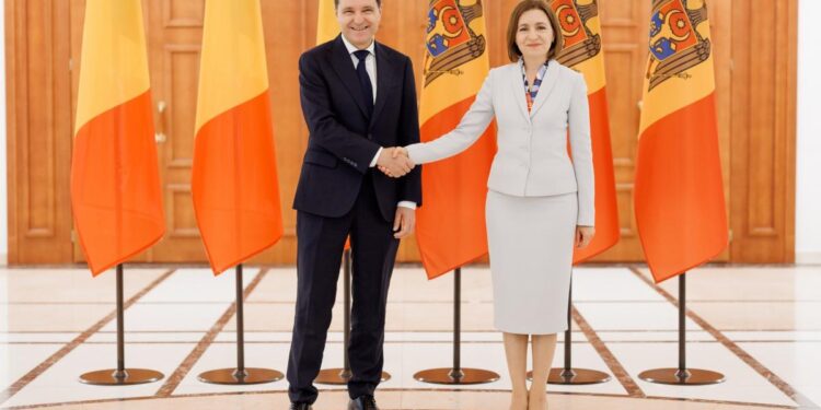 maia sandu l a ovationat pe nicusor dan dupa vizita la chisinau un partener ferm un prieten si un om care respecta r moldova 979711